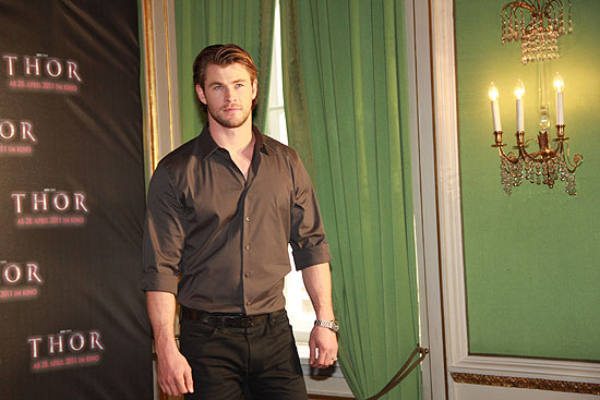 Chris Hemsworth beim Photocall am 13.04.2011 im Hotel Bayerischer Hof (©Foto. Martin Schmitz)